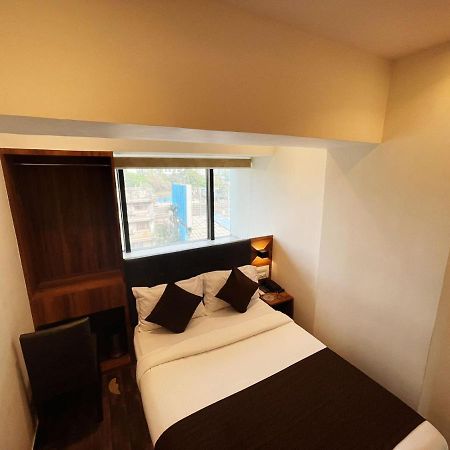 Hotel Hilton Suites Bombay Exterior foto