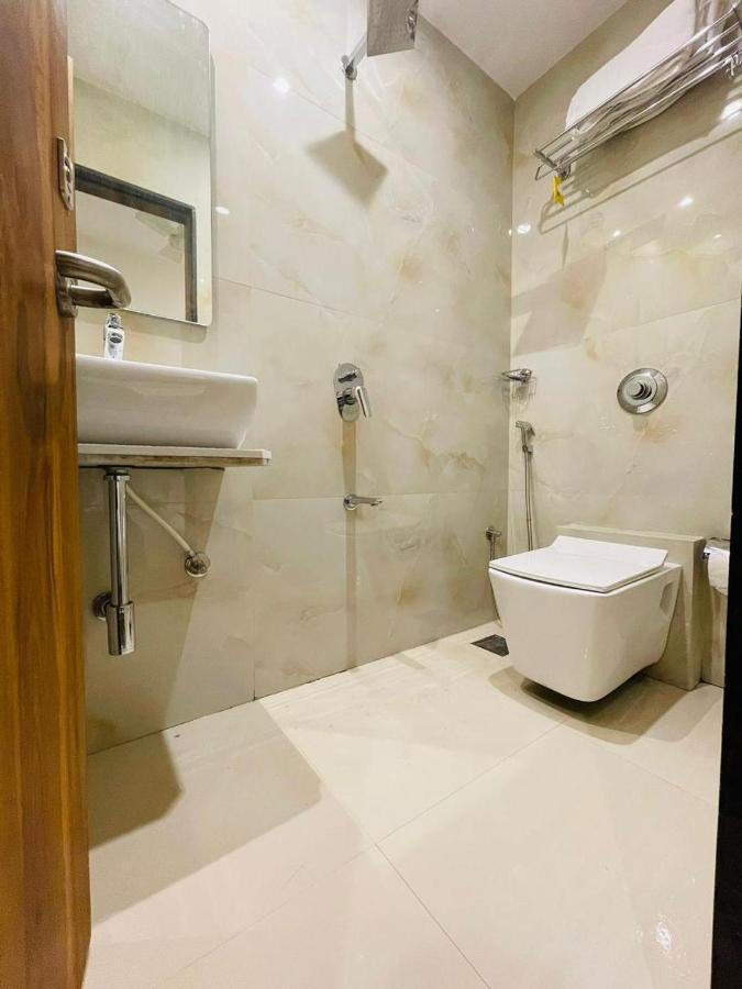 Hotel Hilton Suites Bombay Exterior foto