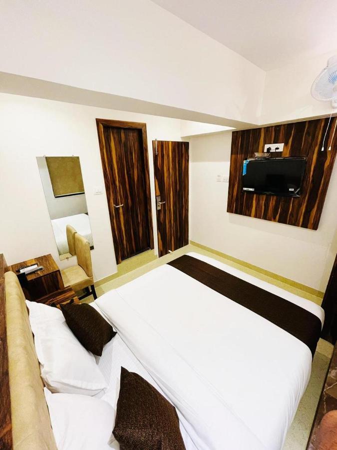 Hotel Hilton Suites Bombay Exterior foto